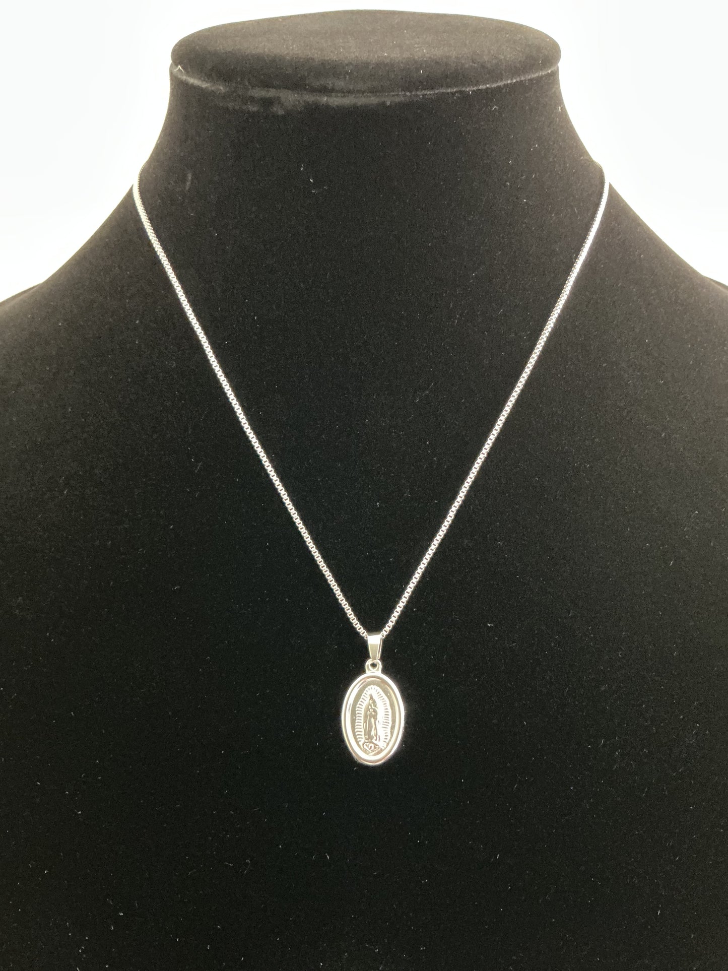 Oval Virgen