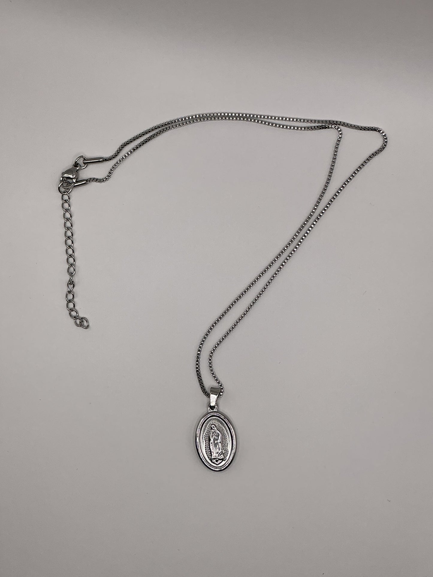 Oval Virgen