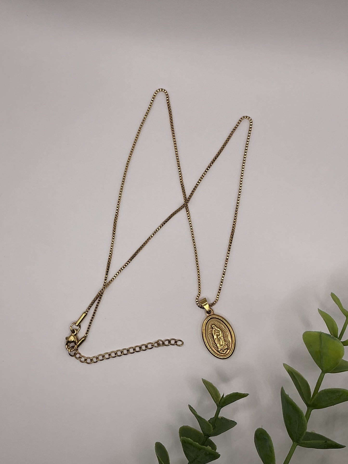 Oval Virgen