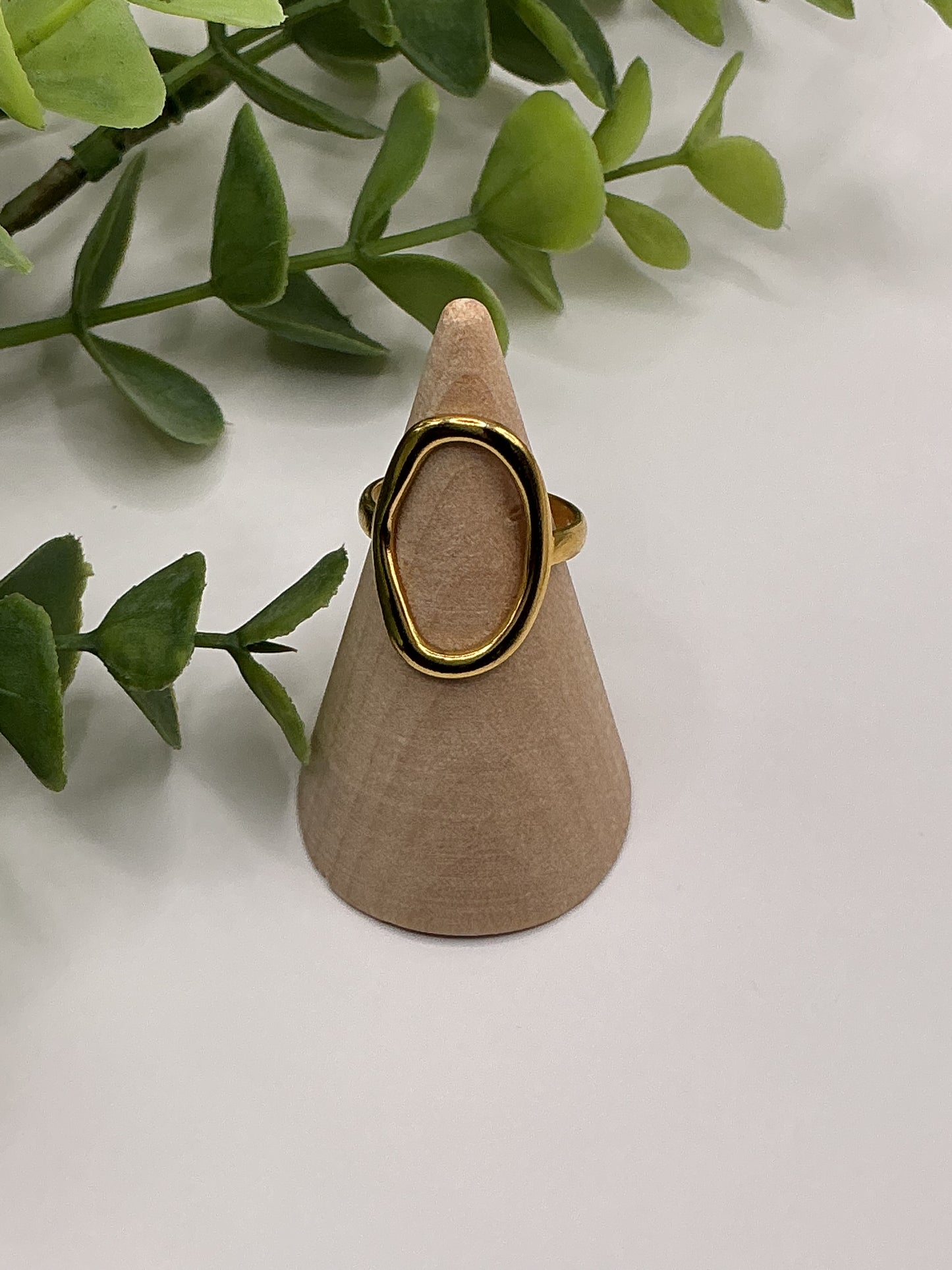 Oval Ring