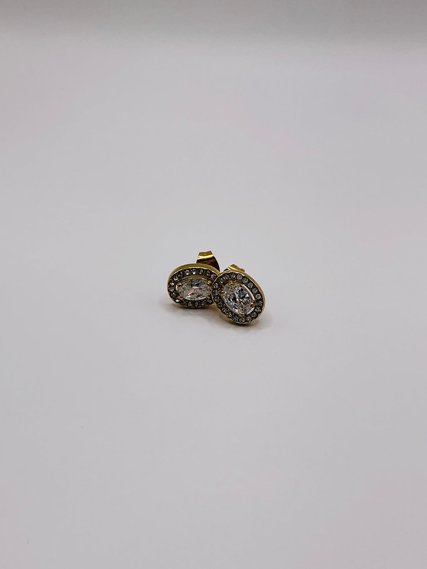Oval Zircoin