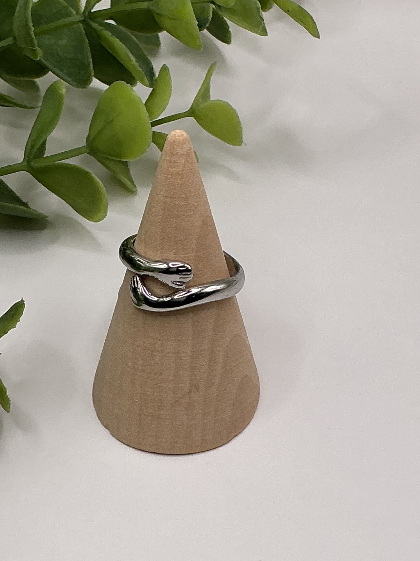 Hands Ring